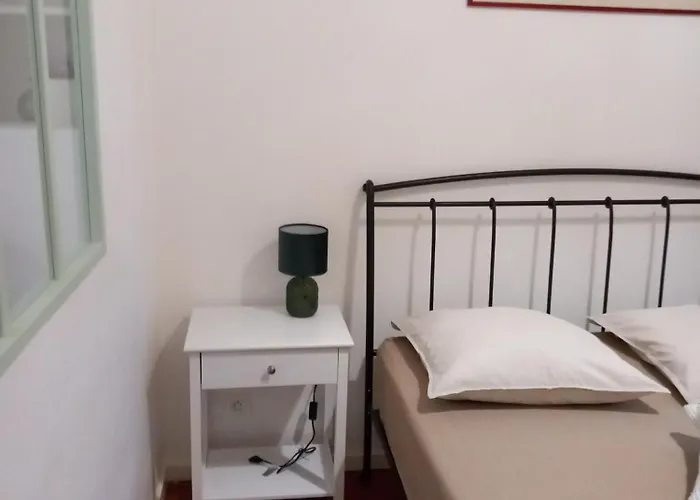 Les Garrigues Apartment *