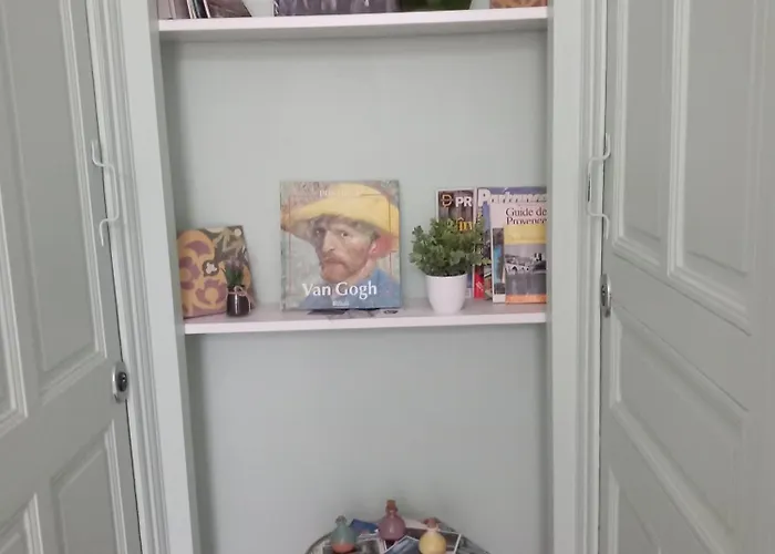 Les Garrigues Apartment *